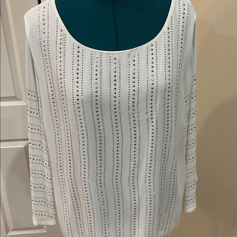 $5 WHEN BUNDLED WITH TWO OR MORE ITEMS White Women's Top with silver beading 2X